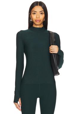 Featherweight Moving On Pullover