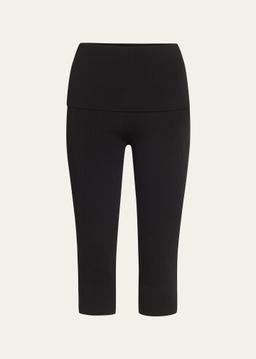 Compact Ribbed Pull-On Capris
