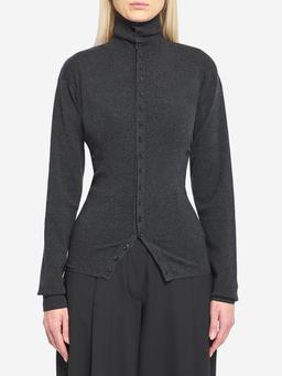 Buttoned fitted cardigan