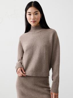 Oversized Turtleneck Cropped Sweater