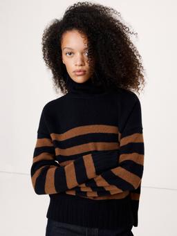 Relaxed Cashmere Turtleneck Sweater