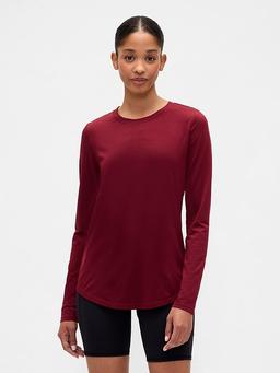 GapFit Brushed Jersey Curved-Hem T-Shirt
