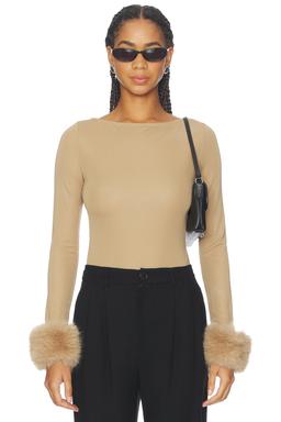 by Marianna Dinara Top