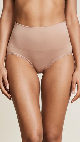 Seamlessly Shaped Ultralight Briefs