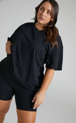 Prizza Top - Longline Boyfriend Tee Top in Black